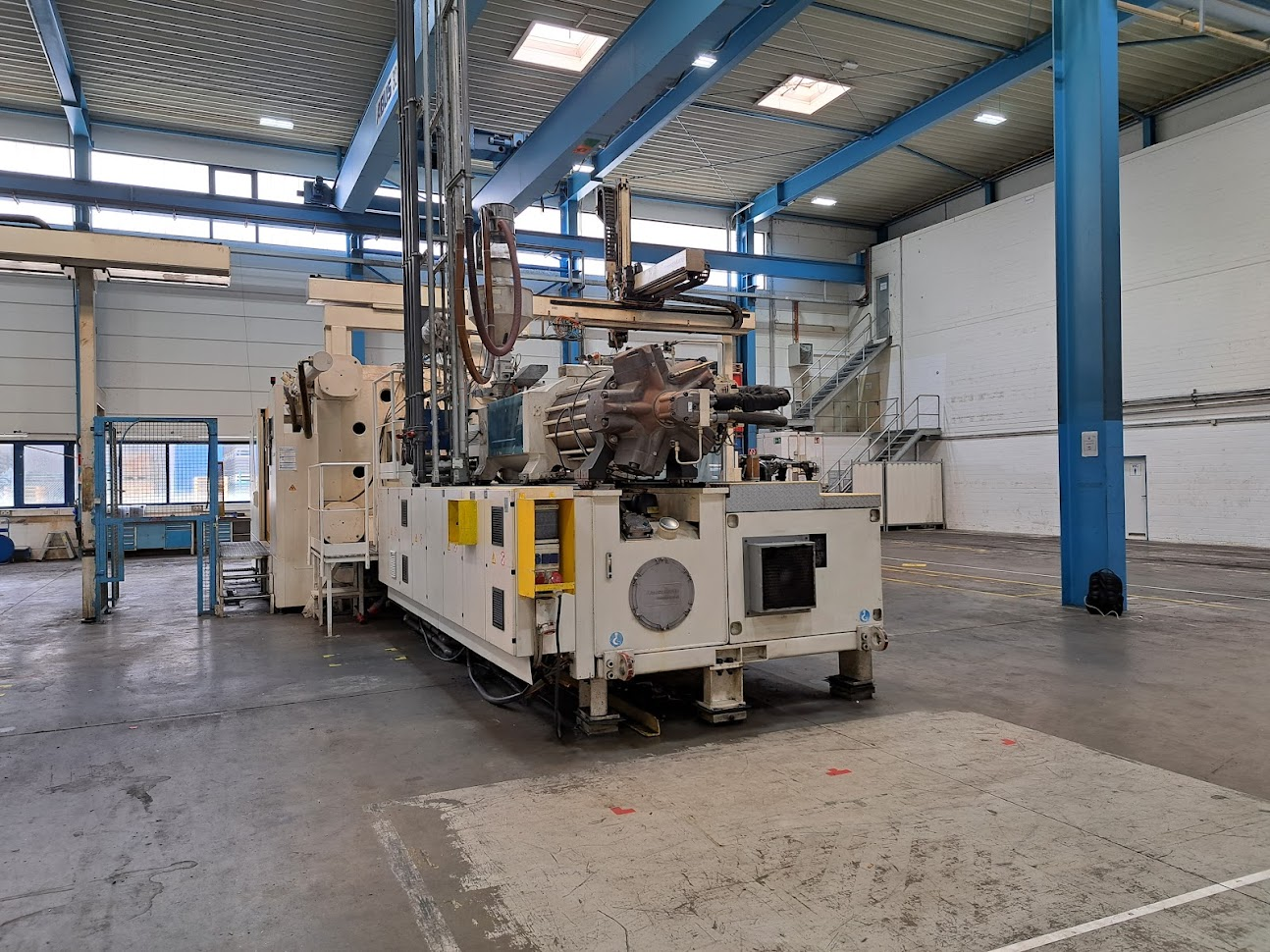 Large Industrial Injection Moulding Machine