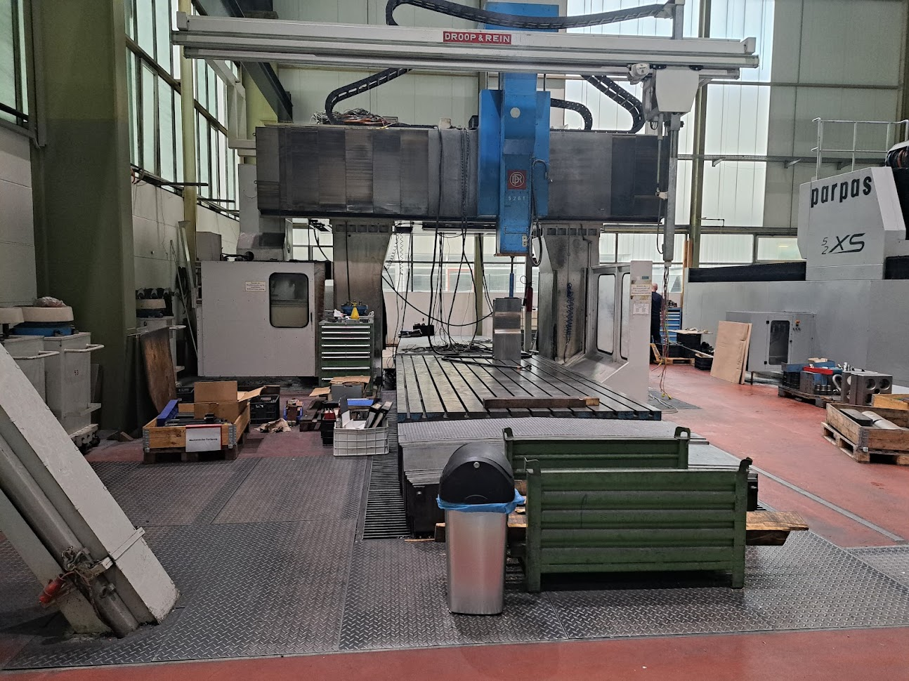 Droop+Rein Large-Format Gantry CNC Machining Center